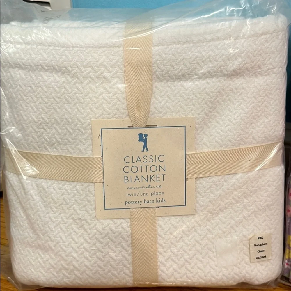 Brand new potty barn blanket and duvet cover - Picture 2 of 3